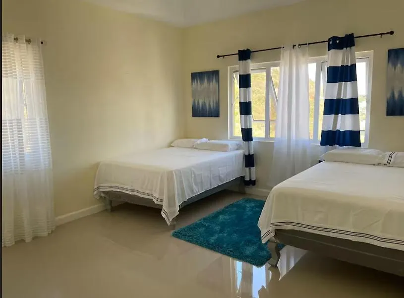 Ava-Reign'S View Apartman Portmore 0*,